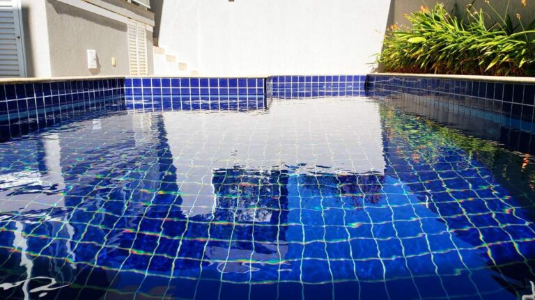 Casa em Condomínio à venda no Vila do Golfe: Piscina