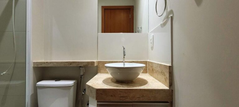 Apartamento à venda no Ribeirânia: Banheiro social