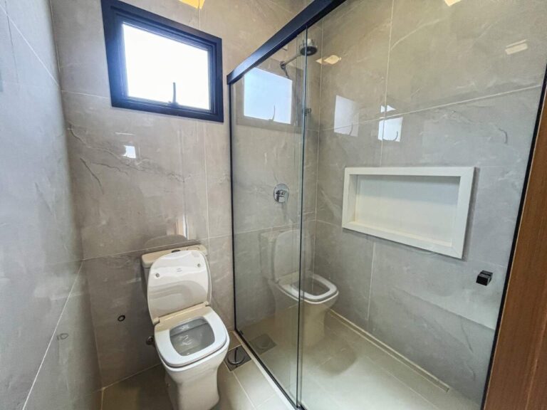 Casa em Condomínio à venda no Loteamento Santa Marta: