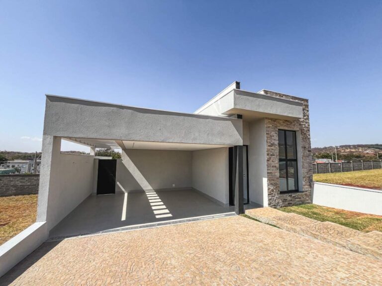 Casa em Condomínio à venda no Loteamento Santa Marta: