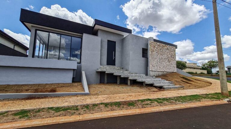 Casa em Condomínio à venda no Alto do Castelo: