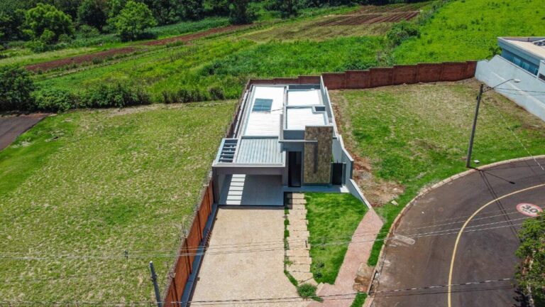 Casa em Condomínio à venda no Reserva San Tiago: