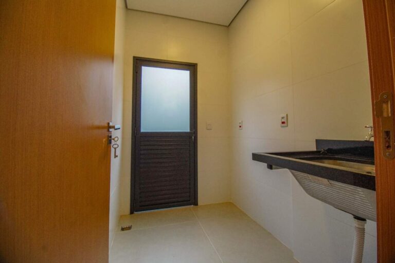 Casa em Condomínio à venda no Reserva San Tiago: