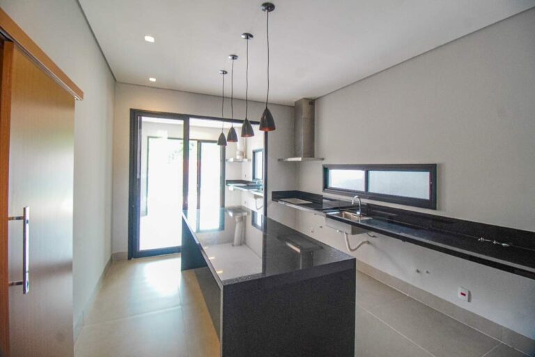 Casa em Condomínio à venda no Reserva San Tiago: