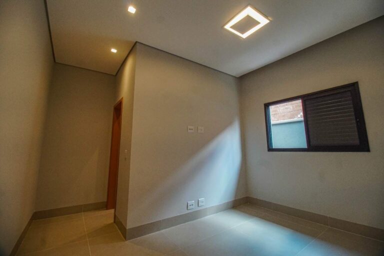 Casa em Condomínio à venda no Reserva San Tiago: