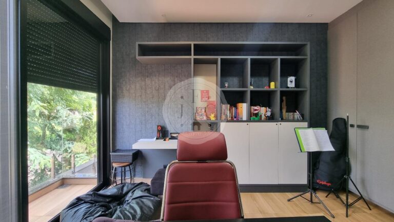 Casa em Condomínio à venda no Jardim Olhos D´Água I: