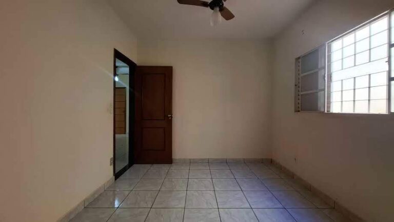 Casa à venda no Jardim Eugênio Mendes Lopes: