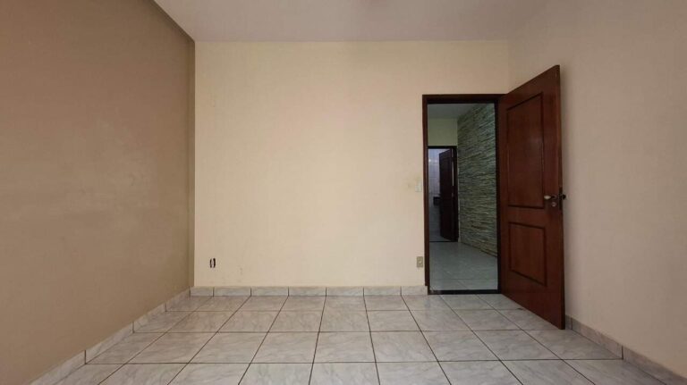 Casa à venda no Jardim Eugênio Mendes Lopes: