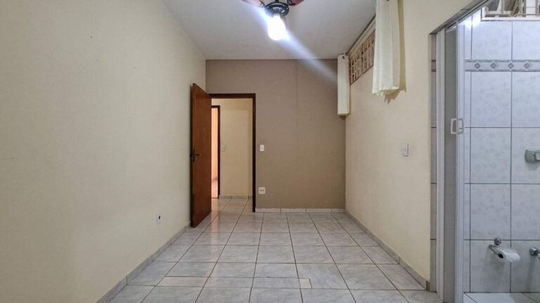 Casa à venda no Jardim Eugênio Mendes Lopes:
