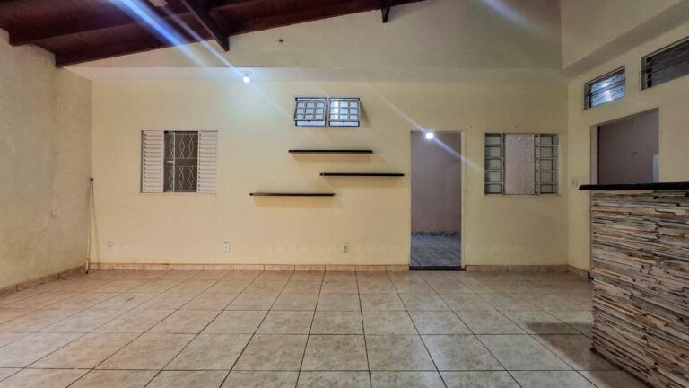 Casa à venda no Jardim Eugênio Mendes Lopes:
