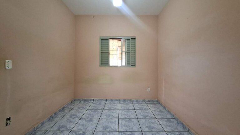 Casa à venda no Jardim Eugênio Mendes Lopes: