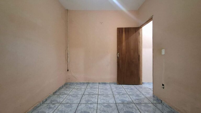 Casa à venda no Jardim Eugênio Mendes Lopes:
