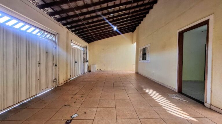 Casa à venda no Jardim Eugênio Mendes Lopes: