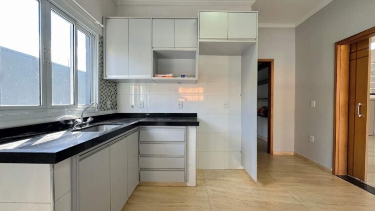 Casa em Condomínio à venda no Jardim San Marco: