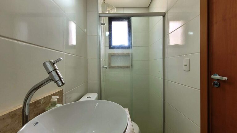 Apartamento à venda no Ribeirânia: Banheiro su te
