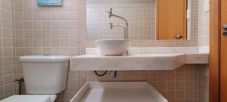 Casa em Condomínio à venda no Royal Park: Lavabo