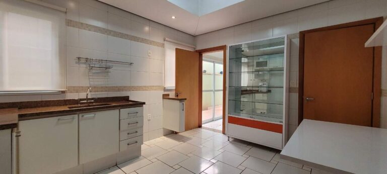 Casa em Condomínio à venda no Royal Park: Cozinha