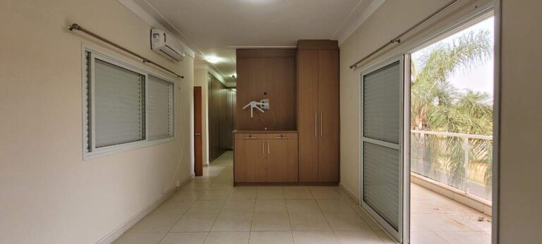 Casa em Condomínio à venda no Royal Park: Su te m ster