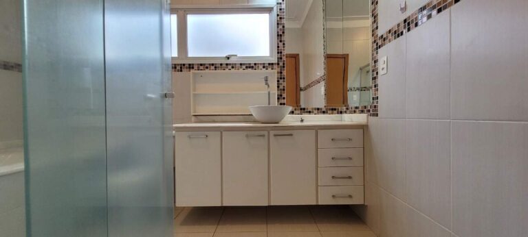 Casa em Condomínio à venda no Royal Park: Su te m ster