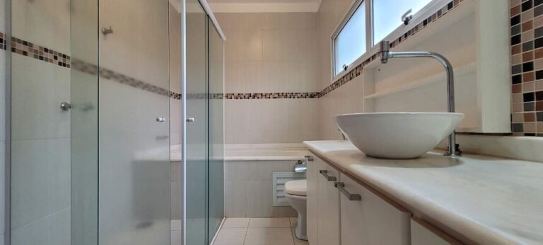 Casa em Condomínio à venda no Royal Park: Su te m ster