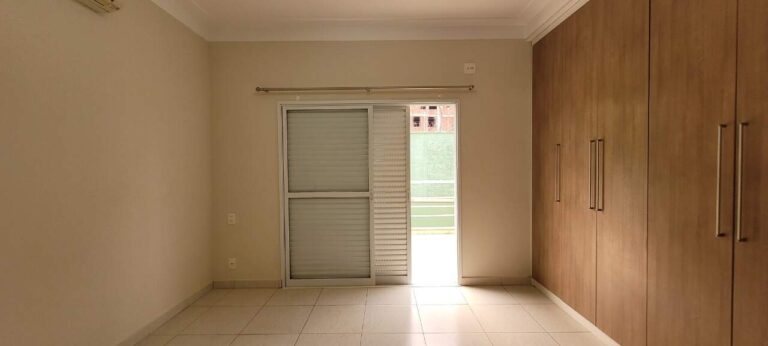 Casa em Condomínio à venda no Royal Park: Su te 2