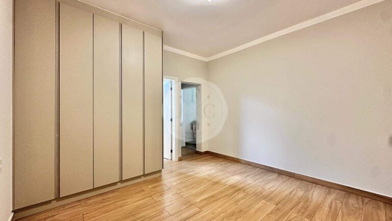 Casa em Condomínio à venda no Residencial e Empresarial Alphaville: