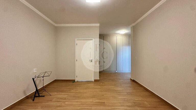 Casa em Condomínio à venda no Residencial e Empresarial Alphaville: