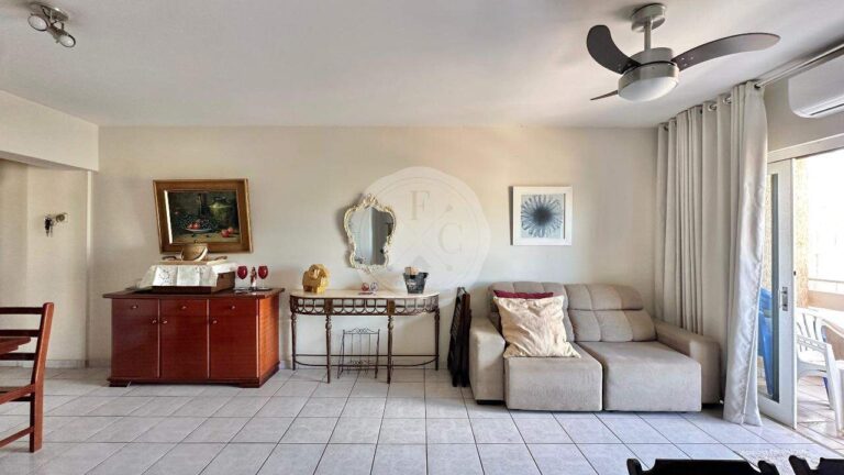 Apartamento Tipo à venda no Centro: