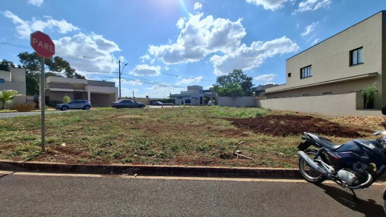 Terreno Condomínio à venda no Portal da Mata:
