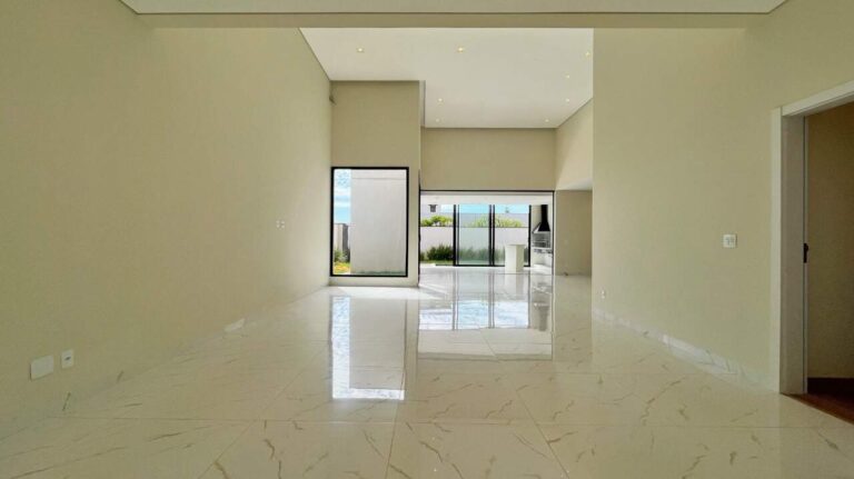 Casa em Condomínio à venda no Residencial e Empresarial Alphaville: living