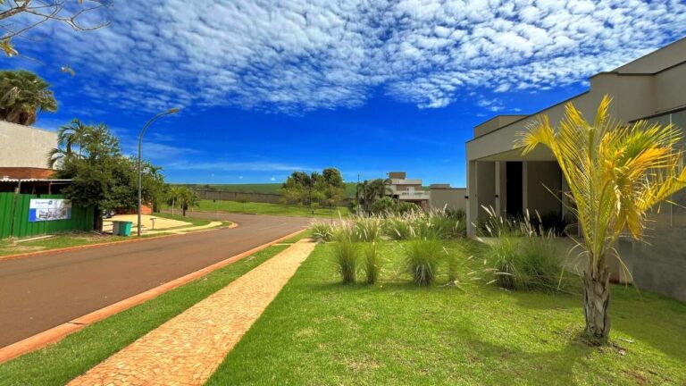 Casa em Condomínio à venda no Residencial e Empresarial Alphaville: fachada
