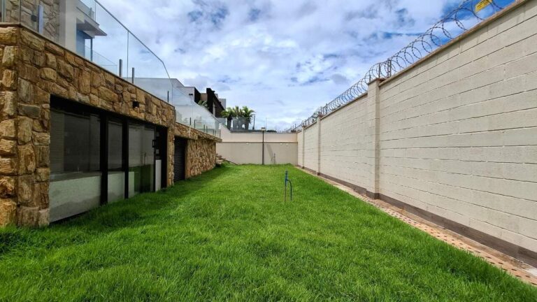 Casa em Condomínio à venda no Residencial e Empresarial Alphaville: