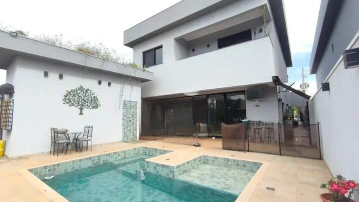 Casa em Condomínio à venda no Vila do Golfe: