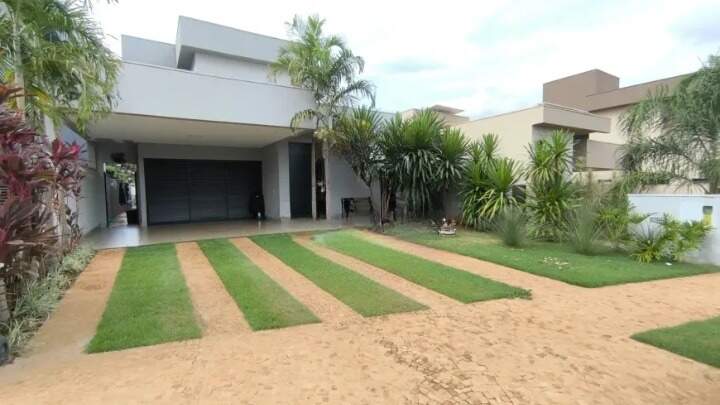 Casa em Condomínio à venda no Vila do Golfe:
