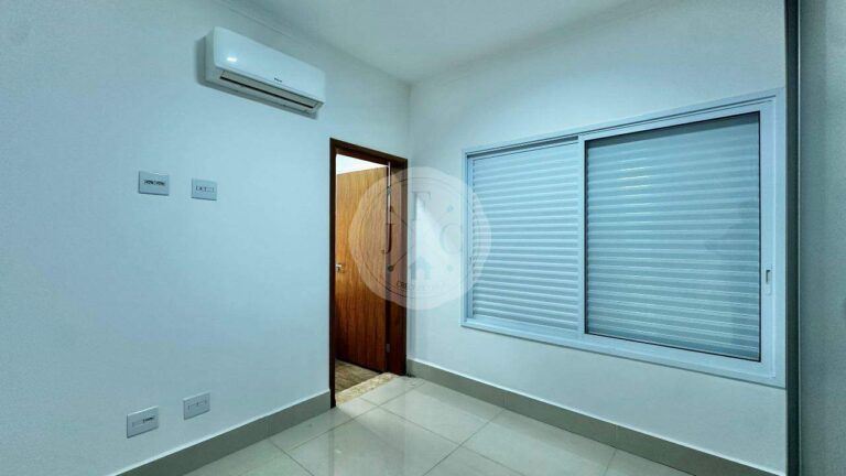 Casa em Condomínio à venda no Residencial e Empresarial Alphaville: