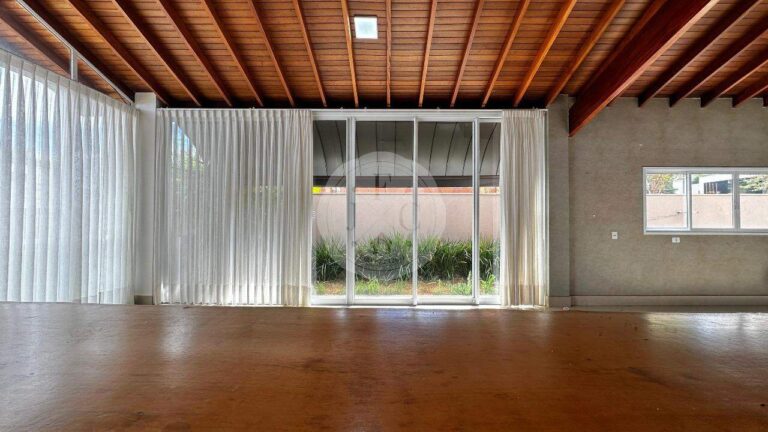 Casa em Condomínio à venda no Residencial e Empresarial Alphaville: