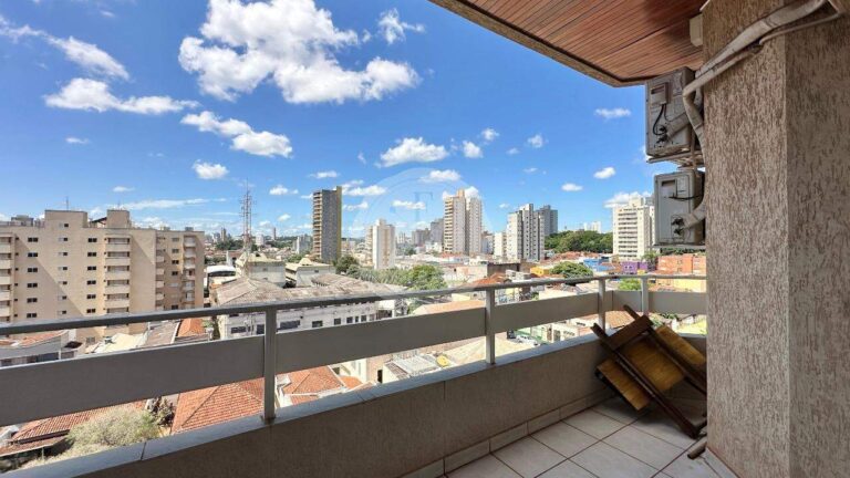 Apartamento Tipo à venda no Centro:
