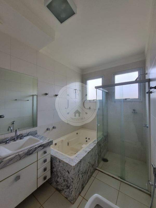 Casa em Condomínio à venda no Jardim Irajá: