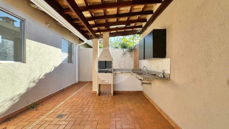 Casa em Condomínio à venda no Jardim dos Gerânios: