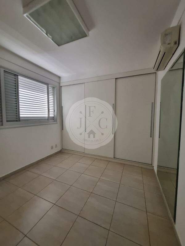 Casa em Condomínio à venda no Jardim Irajá: