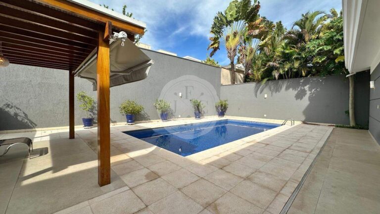 Casa em Condomínio à venda no Vila do Golfe: