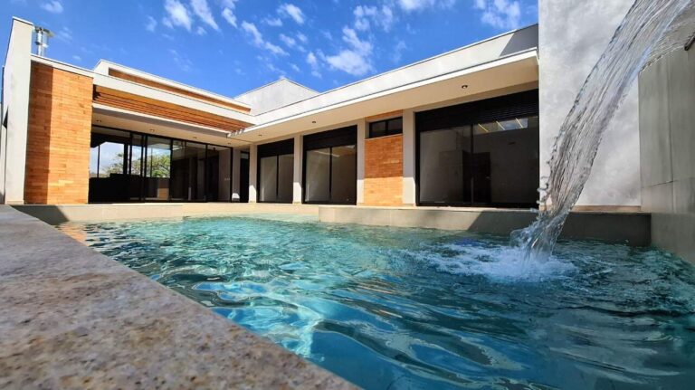 Casa em Condomínio à venda no Residencial e Empresarial Alphaville: