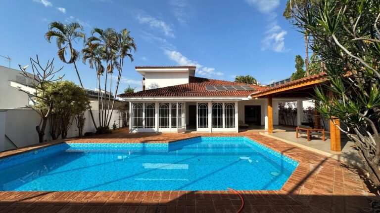 Casa em Condomínio à venda no Jardim São Luiz: