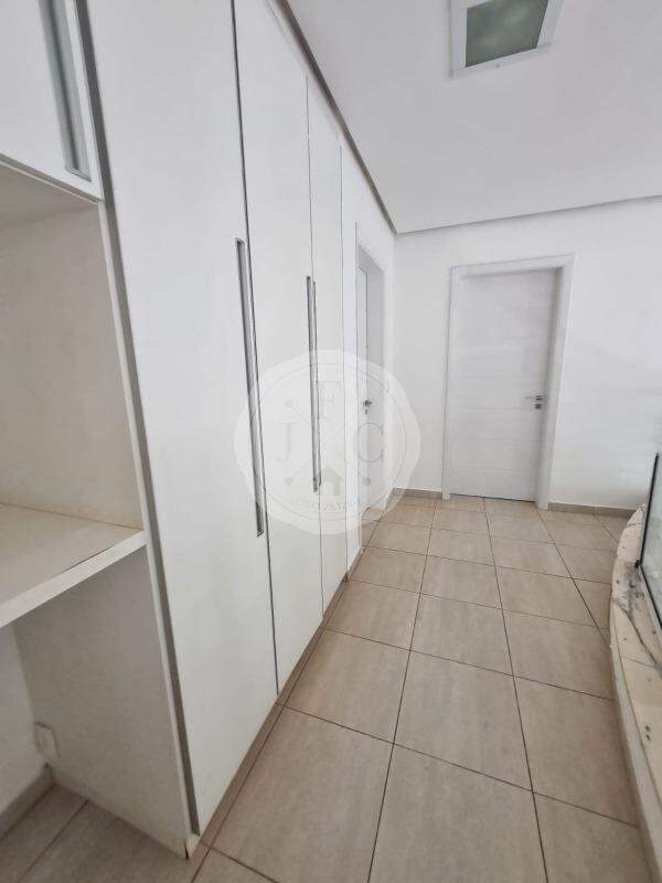 Casa em Condomínio à venda no Jardim Irajá: