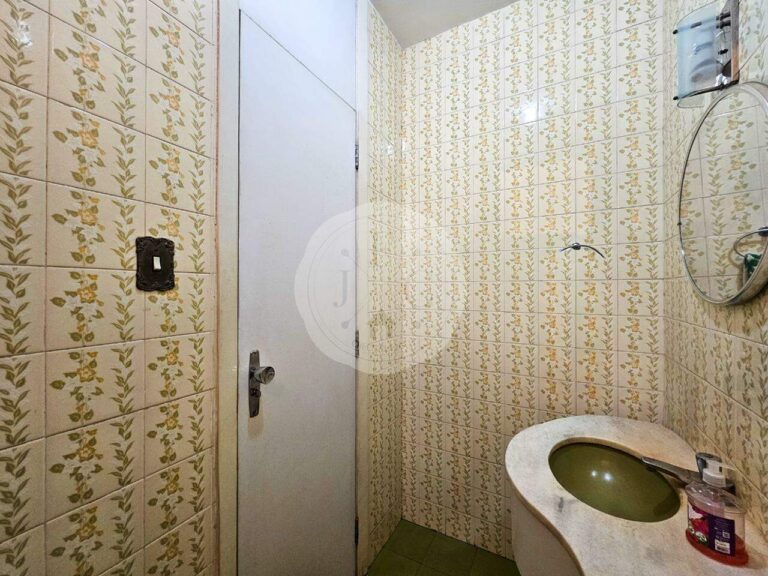 Apartamento Tipo à venda no Centro: