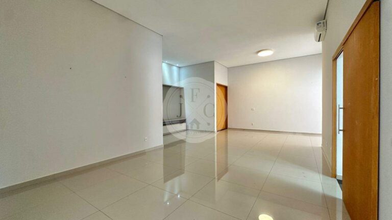 Casa em Condomínio para aluguel no Vila do Golfe: