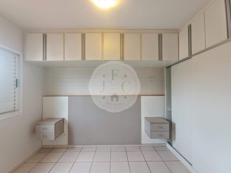 Casa em Condomínio à venda no Vila do Golfe: