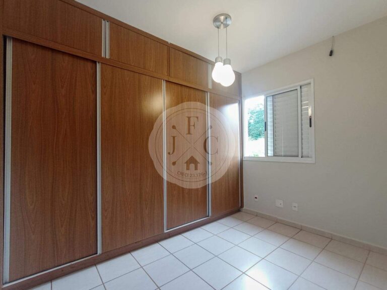 Casa em Condomínio à venda no Vila do Golfe: