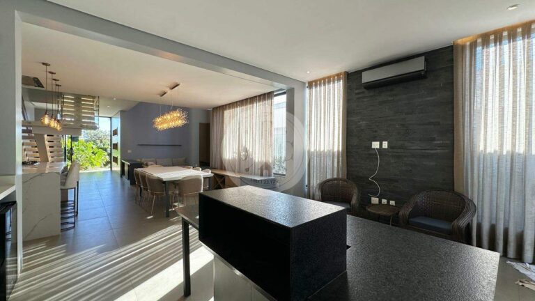 Casa em Condomínio para aluguel no Vila do Golfe: