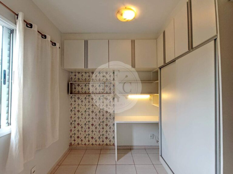 Casa em Condomínio à venda no Vila do Golfe: